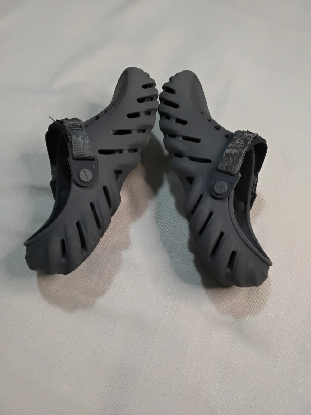CROCS Echo Kids Classic Clog in Charcoal Sz J-6 Womens-8 Mules.